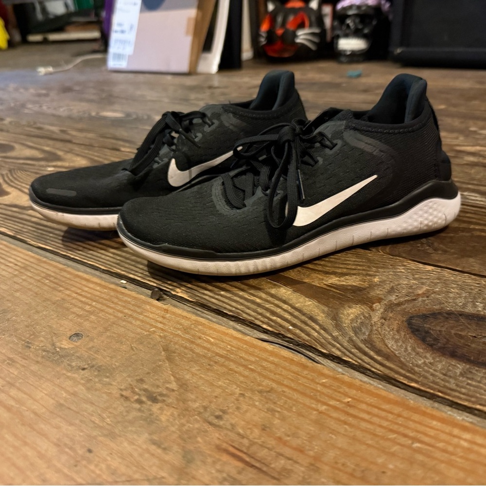 Nike women’s Black Running Shoes